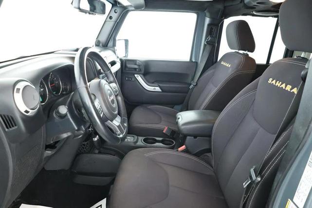 Photo of 2014 Anvil Clear Coat Jeep Wrangler Unlimited