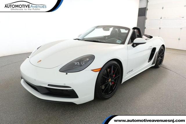 Photo of 2023 White Porsche 718 Boxster