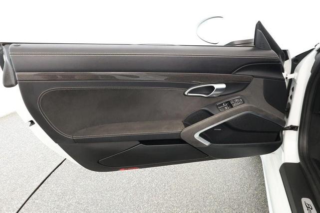Photo of 2023 White Porsche 718 Boxster