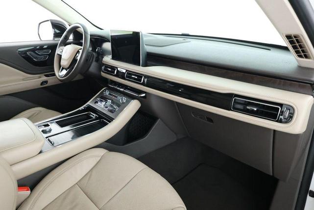 Photo of 2020 Pristine White Metallic Tri-Coat Lincoln Aviator
