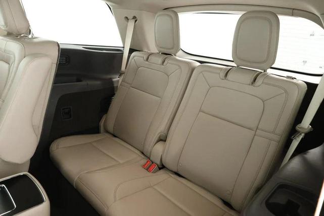 Photo of 2020 Pristine White Metallic Tri-Coat Lincoln Aviator