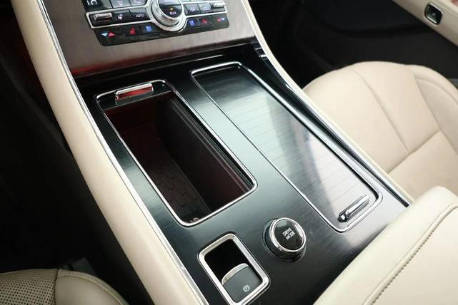 Photo of 2020 Pristine White Metallic Tri-Coat Lincoln Aviator