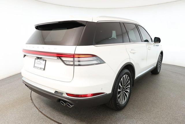 Photo of 2020 Pristine White Metallic Tri-Coat Lincoln Aviator