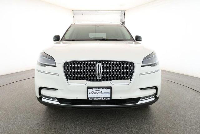 Photo of 2020 Pristine White Metallic Tri-Coat Lincoln Aviator
