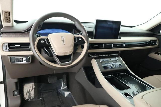 Photo of 2020 Pristine White Metallic Tri-Coat Lincoln Aviator