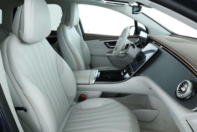 Photo of 2023 Twilight Blue Metallic Mercedes-Benz EQE 500