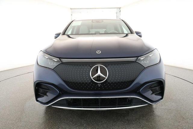 Photo of 2023 Twilight Blue Metallic Mercedes-Benz EQE 500