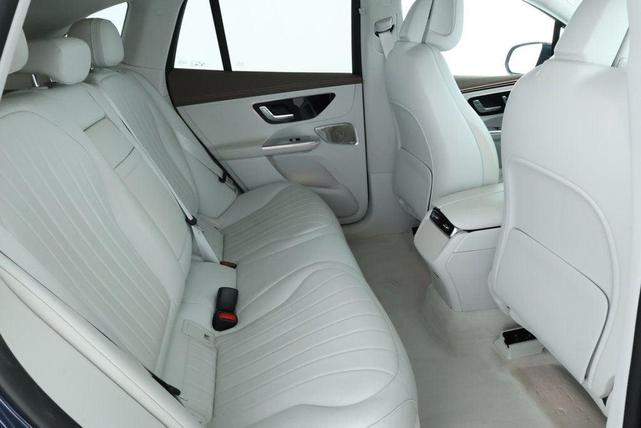 Photo of 2023 Twilight Blue Metallic Mercedes-Benz EQE 500