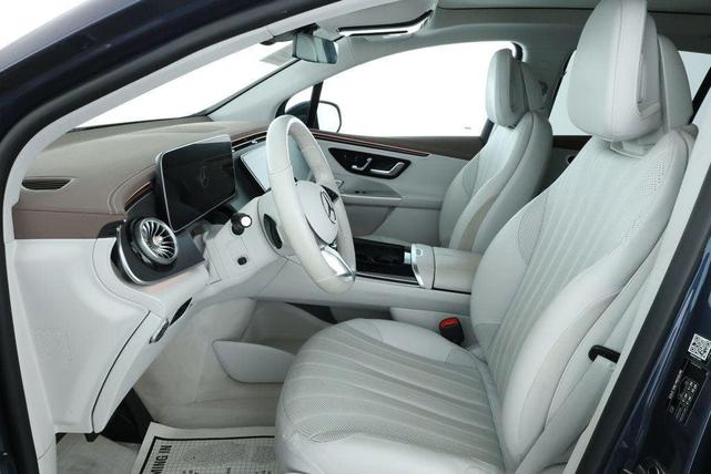 Photo of 2023 Twilight Blue Metallic Mercedes-Benz EQE 500