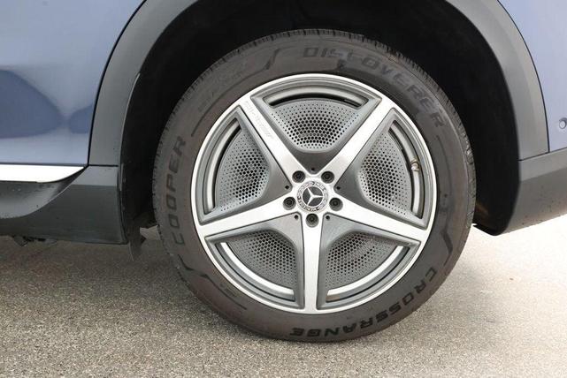 Photo of 2023 Twilight Blue Metallic Mercedes-Benz EQE 500