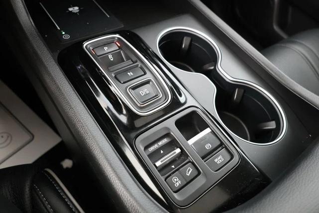 Photo of 2023 Platinum White Pearl Honda Pilot