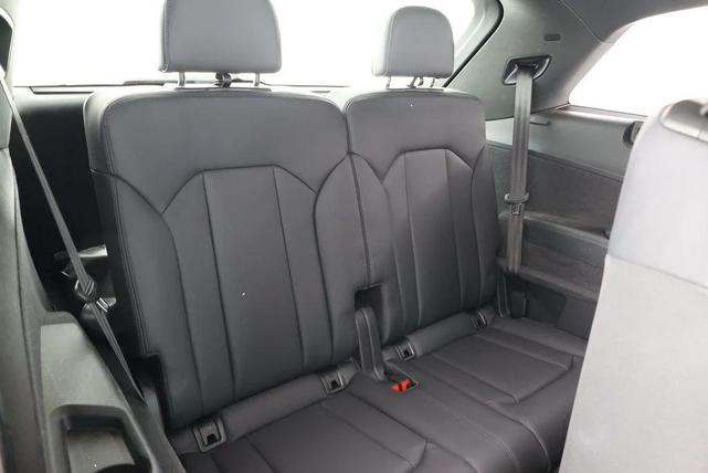 Photo of 2023 Glacier White Metallic Audi SQ7