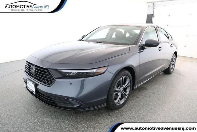 Photo of 2024 Meteorite Gray Metallic Honda Accord Hybrid