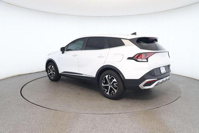 Photo of 2024 Glacial White Pearl Kia Sportage