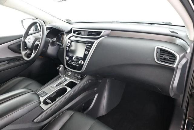 Photo of 2023 Super Black Nissan Murano
