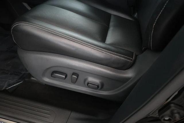 Photo of 2023 Super Black Nissan Murano