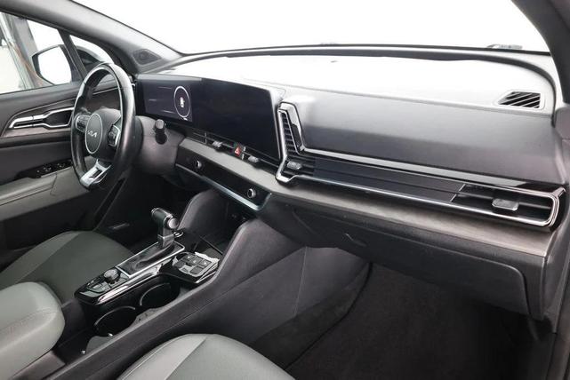 Photo of 2023 Ebony Black Kia Sportage