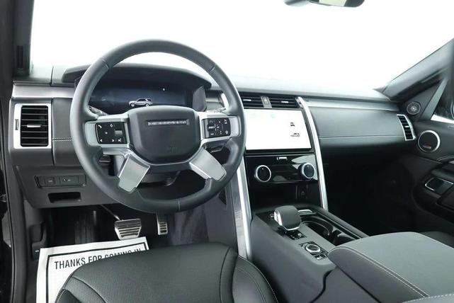 Photo of 2024 Santorini Black Metallic Land Rover Discovery