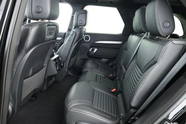 Photo of 2024 Santorini Black Metallic Land Rover Discovery