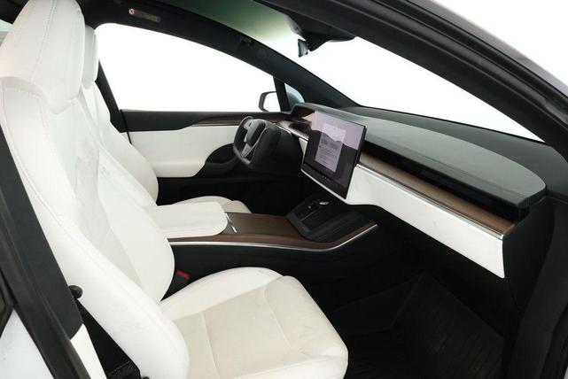 Photo of 2022 Pearl White Multi-Coat Tesla Model X