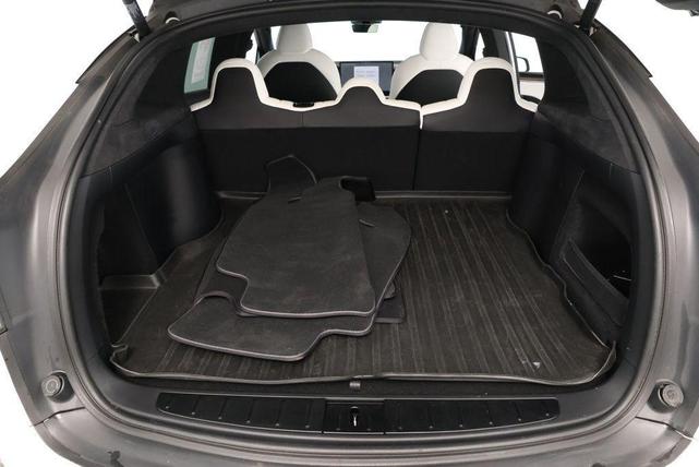 Photo of 2022 Pearl White Multi-Coat Tesla Model X
