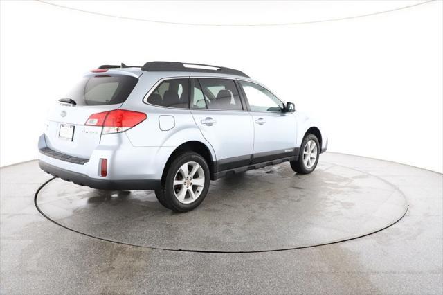 Photo of 2014 Ice Silver Metallic Subaru Outback