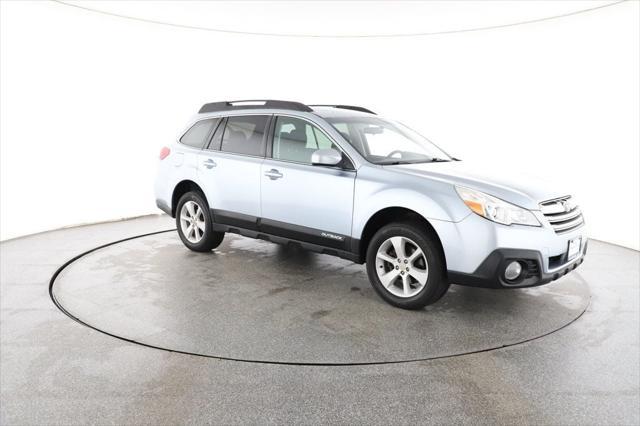 Photo of 2014 Ice Silver Metallic Subaru Outback