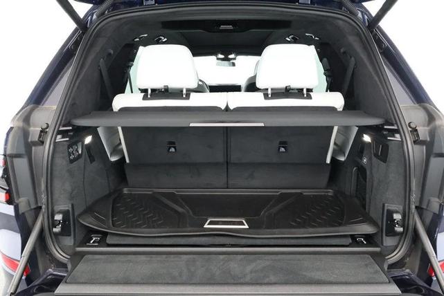 Photo of 2023 Tanzanite Blue II Metallic BMW X7