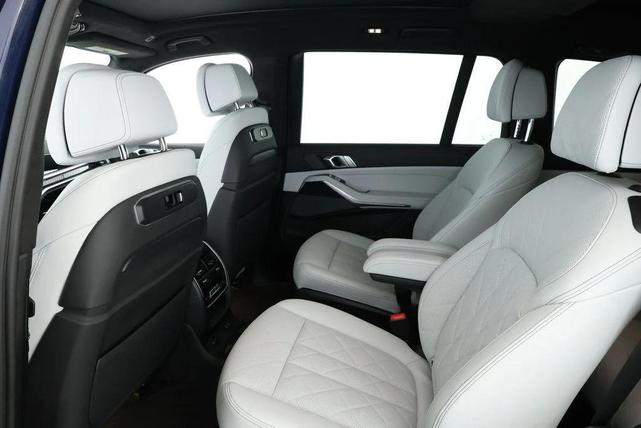 Photo of 2023 Tanzanite Blue II Metallic BMW X7