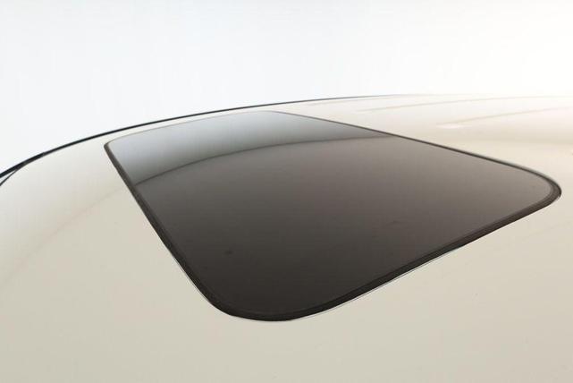Photo of 2015 White Diamond Pearl Acura MDX