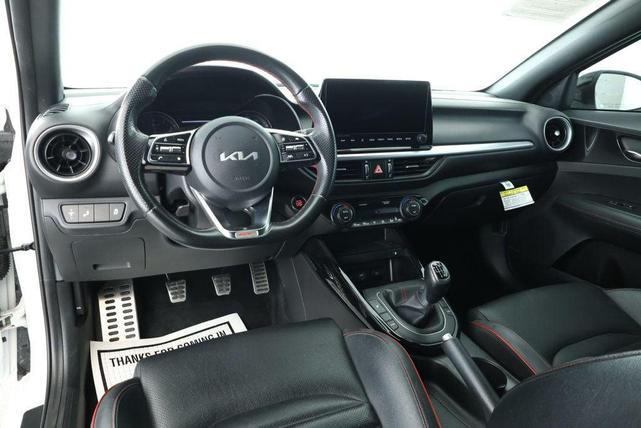 Photo of 2023 Snow White Pearl Kia Forte