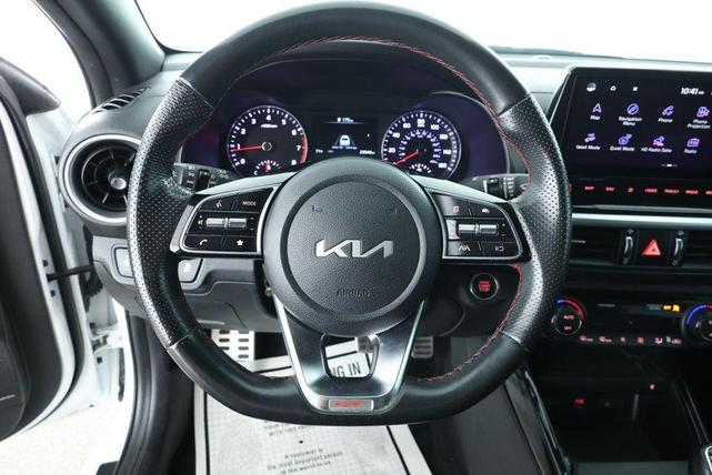 Photo of 2023 Snow White Pearl Kia Forte