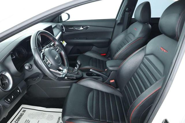Photo of 2023 Snow White Pearl Kia Forte