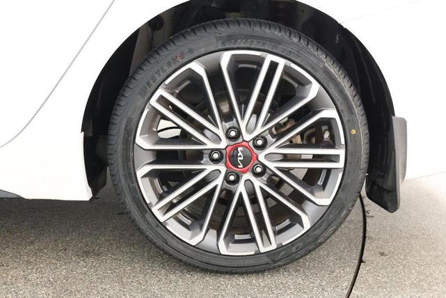 Photo of 2023 Snow White Pearl Kia Forte