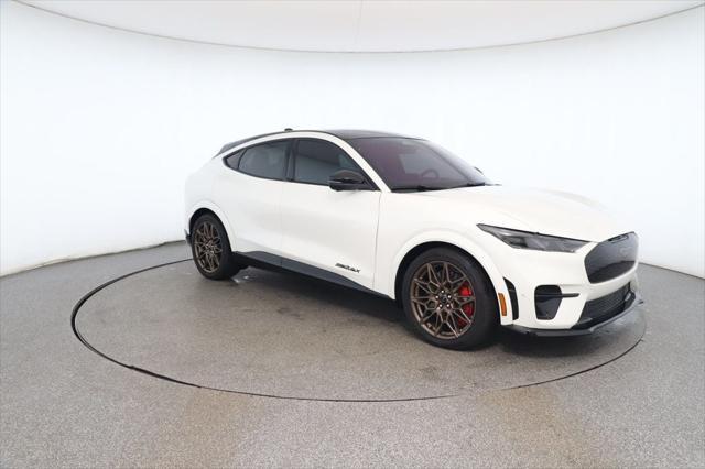 Photo of 2024 Star White Metallic Tri-Coat Ford Mustang Mach-E