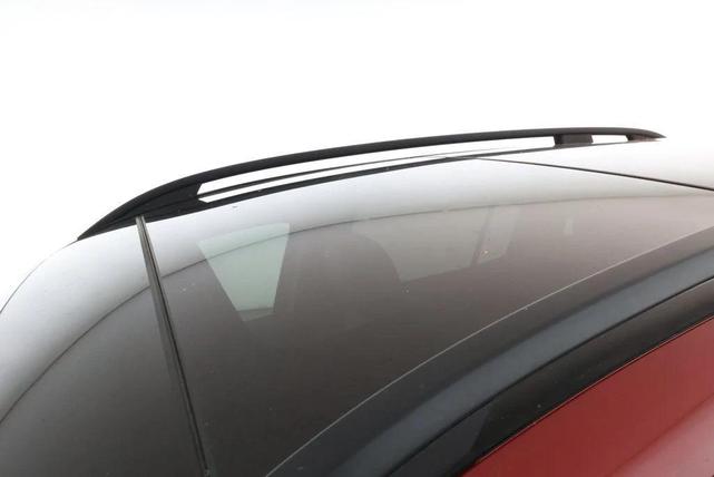 Photo of 2021 Patagonia Red Metallic Mercedes-Benz GLB 250