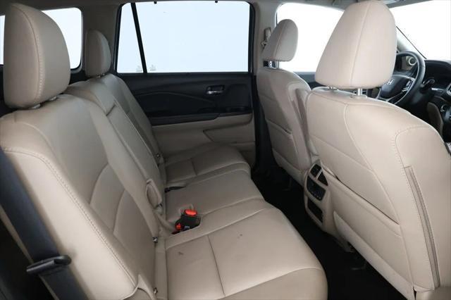 Photo of 2022 Platinum White Pearl Honda Pilot