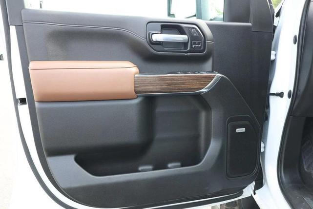 Photo of 2022 Iridescent Pearl Tricoat Chevrolet Silverado 3500