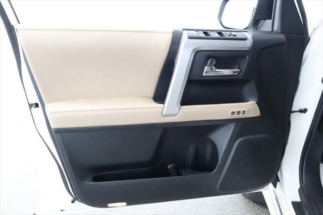 Photo of 2022 Blizzard Pearl Toyota 4Runner