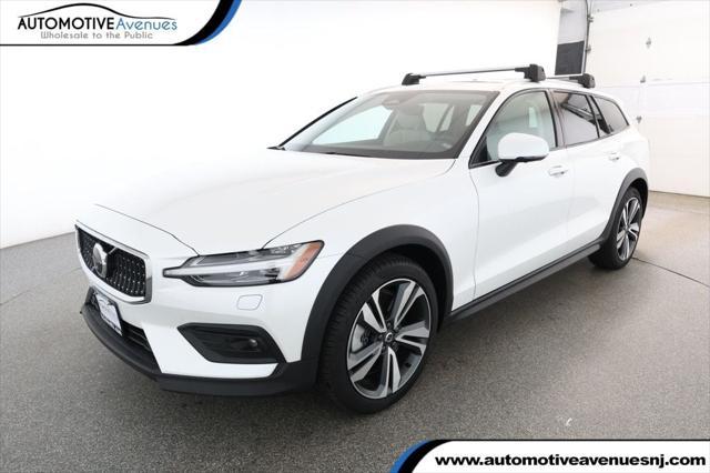 2025 Volvo V60 Cross Country