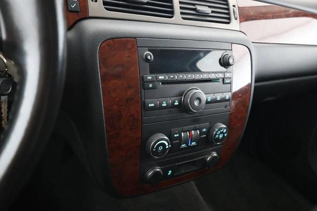 Photo of 2013 Summit White Chevrolet Suburban
