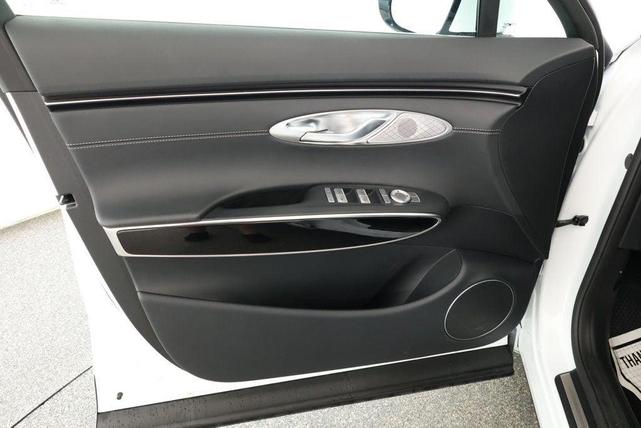 Photo of 2025 Alta White Genesis GV70