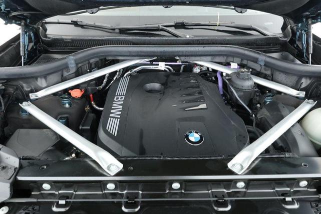 Photo of 2024 Blue Ridge Mountain Metallic BMW X7