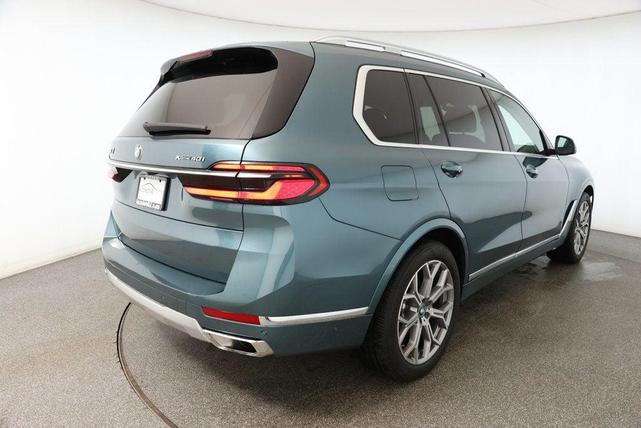 Photo of 2024 Blue Ridge Mountain Metallic BMW X7