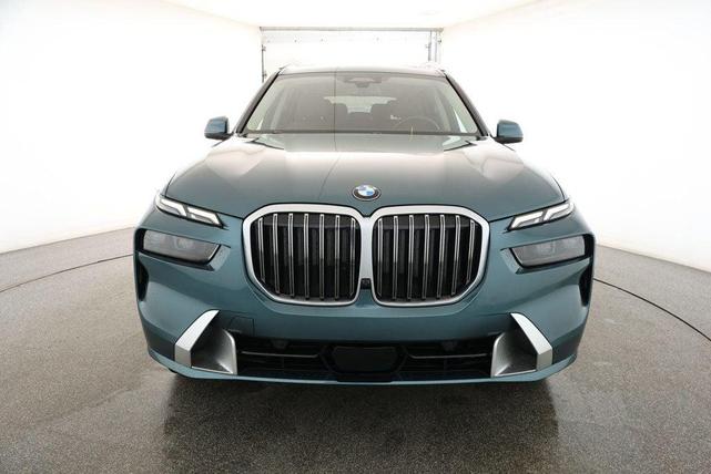 Photo of 2024 Blue Ridge Mountain Metallic BMW X7