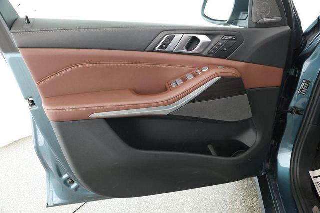 Photo of 2024 Blue Ridge Mountain Metallic BMW X7