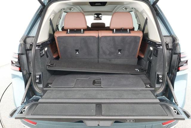 Photo of 2024 Blue Ridge Mountain Metallic BMW X7