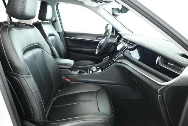 Photo of 2023 Bright White Clearcoat Jeep Grand Cherokee 4xe