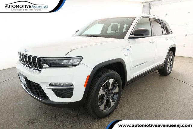 Photo of 2023 Bright White Clearcoat Jeep Grand Cherokee 4xe