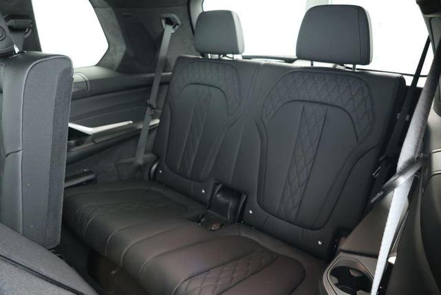 Photo of 2025 Skyscraper Grey Metallic BMW X7